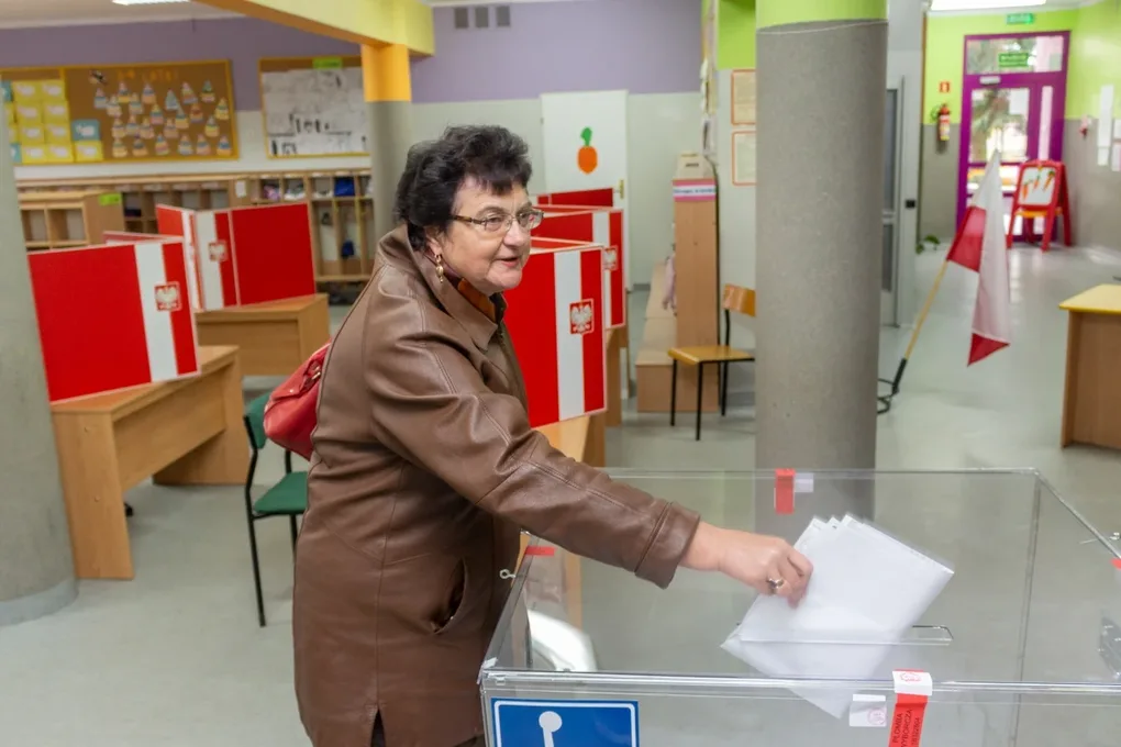Zobacz jak głosują mieszkańcy Ostrowi (zdjęcia)