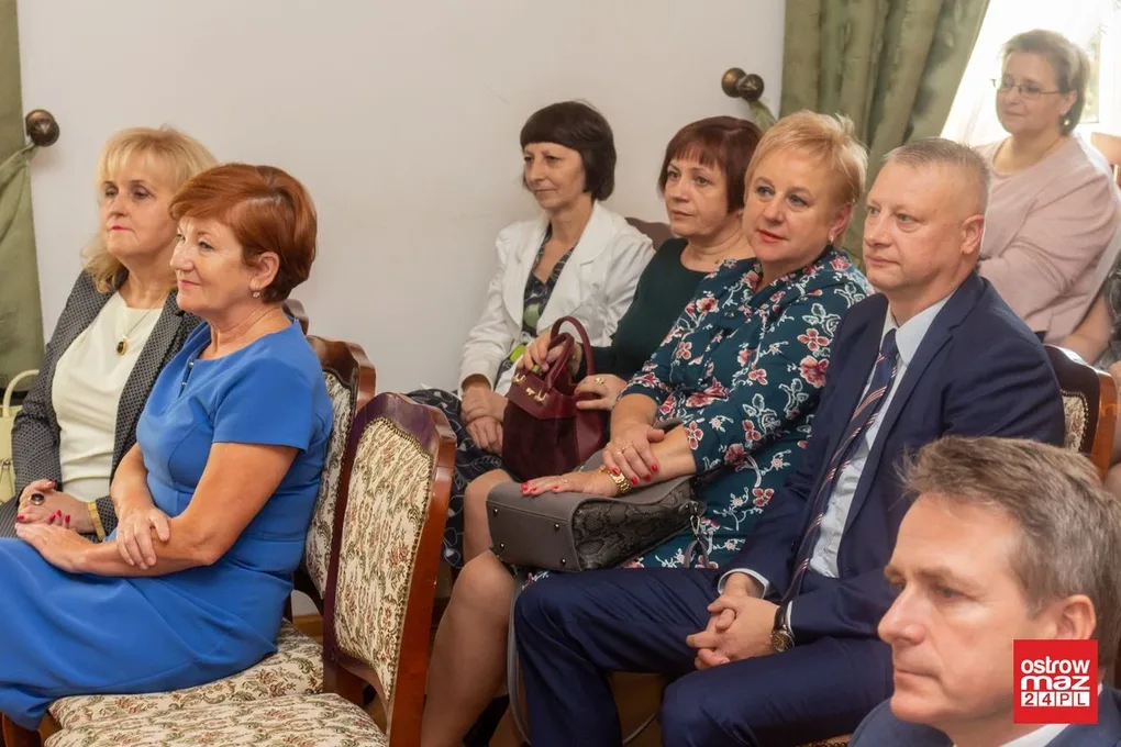 Miejskie obchody Dnia Edukacji Narodowej (zdjęcia, wideo, lista odznaczonych)