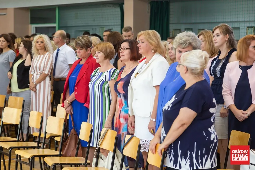 Uczniowie "Rubinka" gotowi do nauki (zdjęcia)