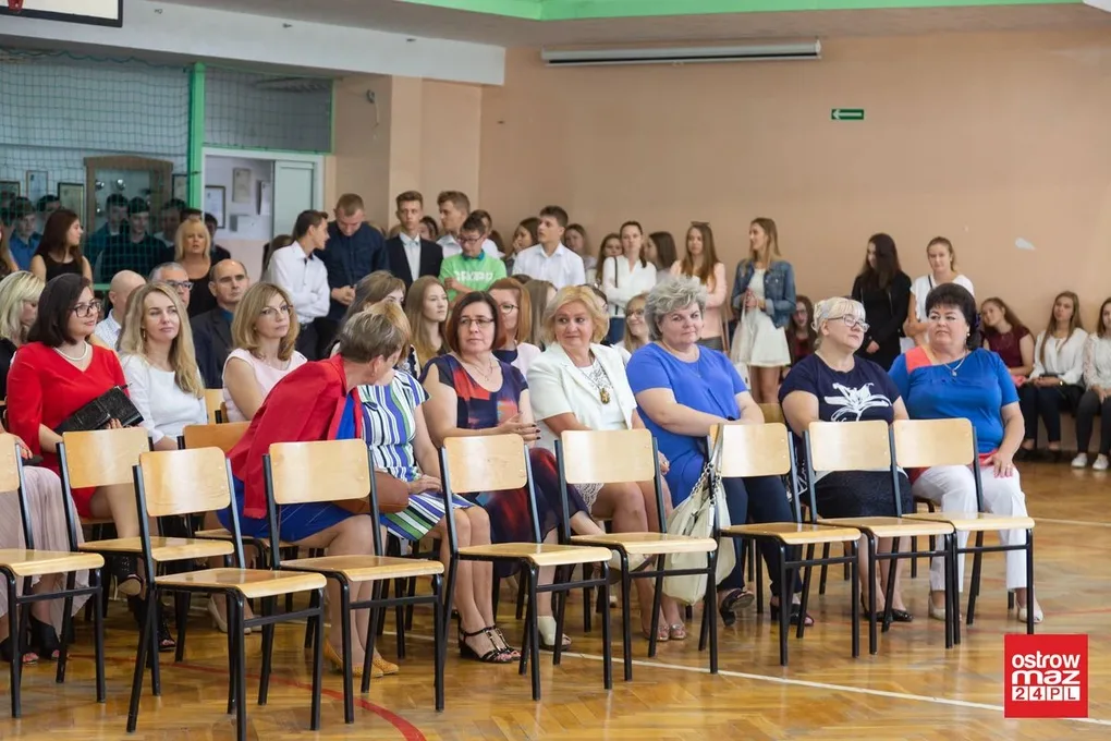 Uczniowie "Rubinka" gotowi do nauki (zdjęcia)