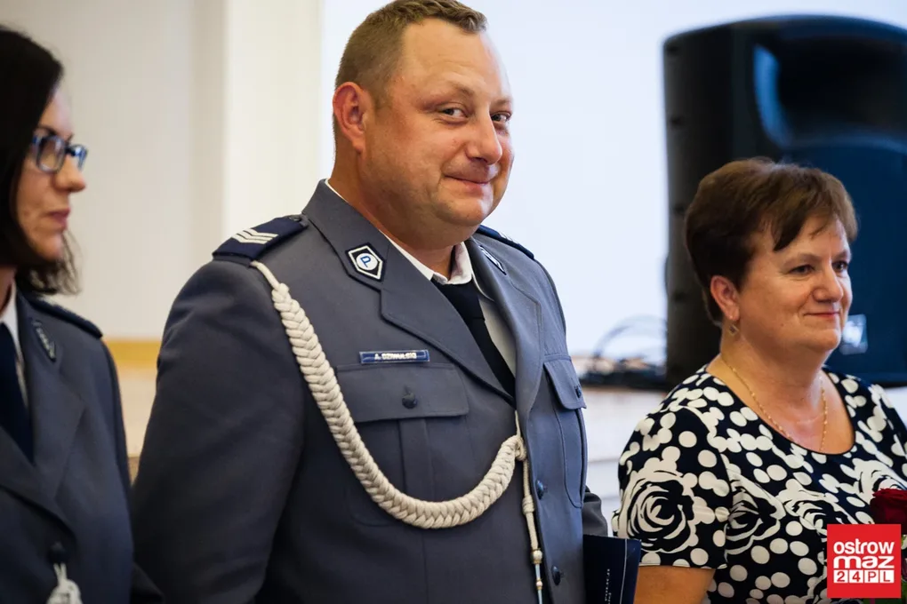 Ostrowscy policjanci świętowali (zdjęcia, wideo, lista odznaczonych)
