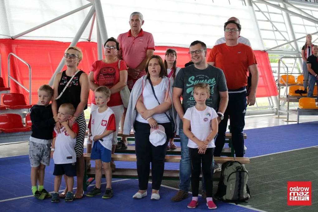 Ostrowianie dopingowali biało-czerwonych (zdjęcia)