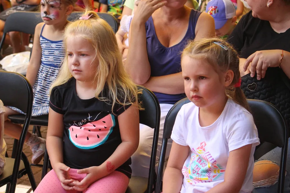 "Siedmiomilowe buty" na letniej scenie biblioteki (zdjęcia)