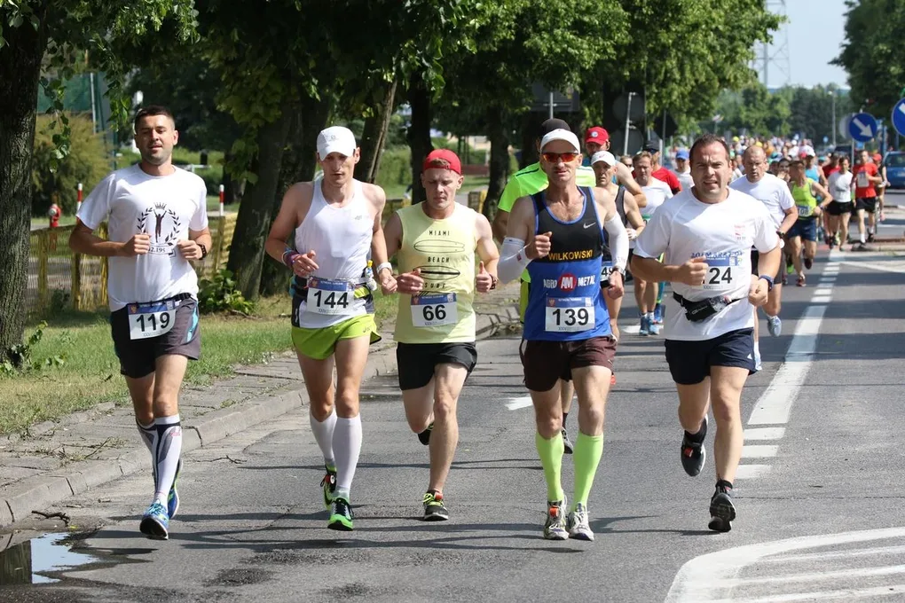 Półmaraton Kurpiowski za nami. Dąbrowski zwycięża, Gawkowski dwudziesty (zdjęcia, wideo)