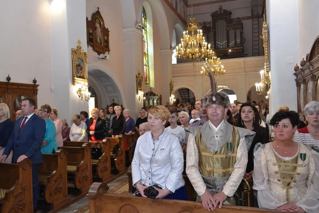 Brok na biało-czerwono (zdjęcia)