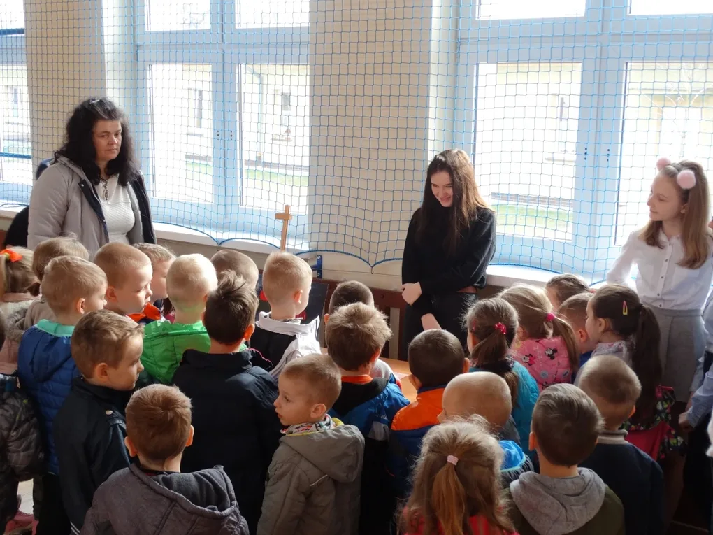 Wystawa malarska w SP nr 2 w Ostrowi Mazowieckiej (zdjęcia)