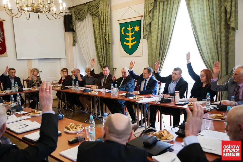 Burzliwa dyskusja w sprawie rozbudowy ul. 63 Roku (zdjęcia, wideo)