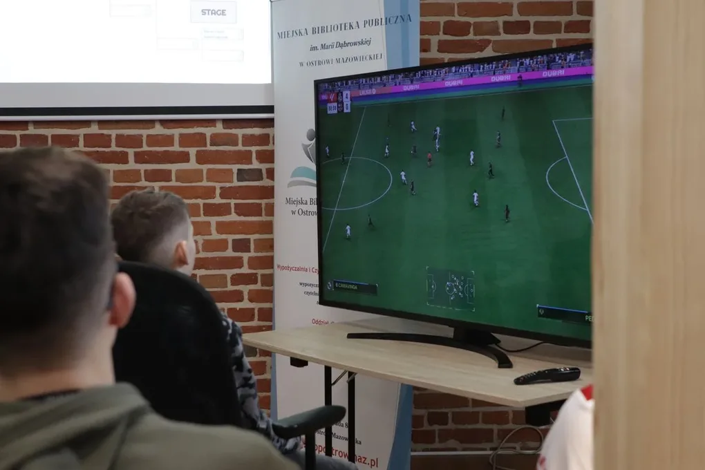II Turniej FIFA w Miejskiej Bibliotece Publicznej. Emocje na najwyższym poziomie (zdjęcia)