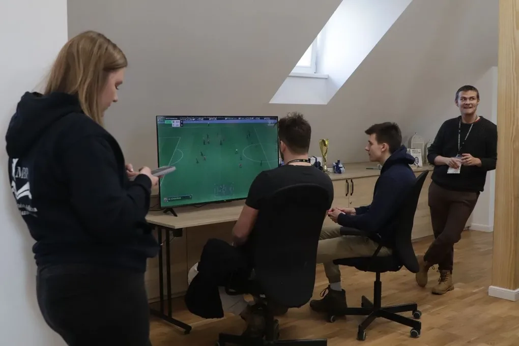 II Turniej FIFA w Miejskiej Bibliotece Publicznej. Emocje na najwyższym poziomie (zdjęcia)