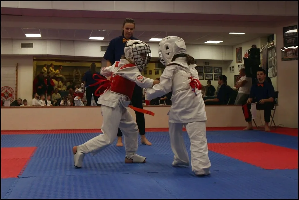 Turniej Mikołajkowy w Ostrowskim Klubie Karate Kyokushinkai (zdjęcia)