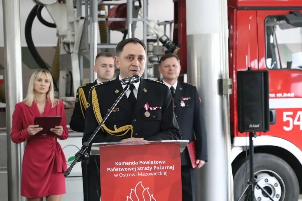 Uroczysta zbiórka z okazji powołania na stanowisko Komendanta Powiatowego PSP (zdjęcia) 