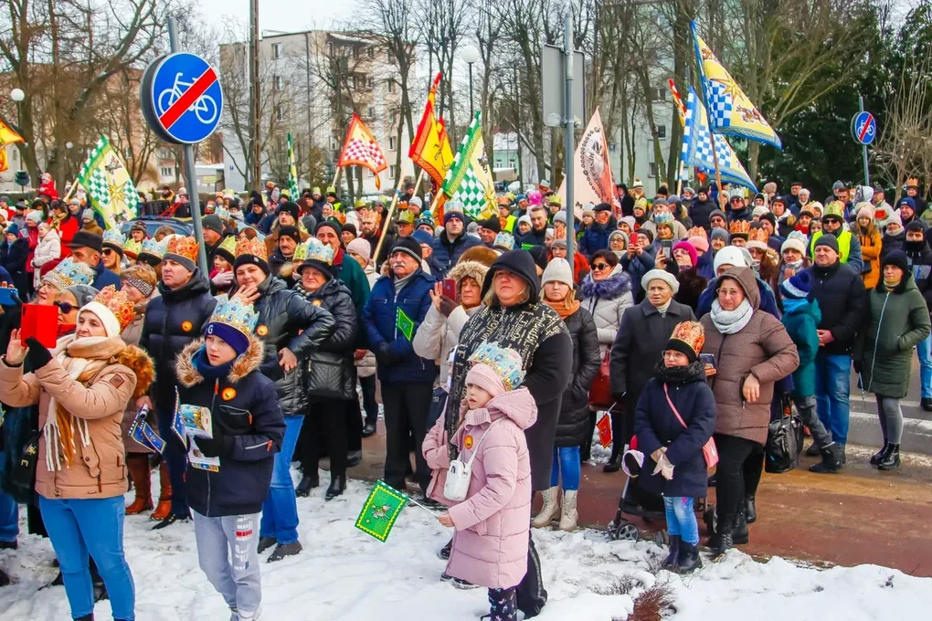 Trzej Królowie i podróżujący z nimi przybieżeli do ostrowskiego Betlejem (zdjęcia)
