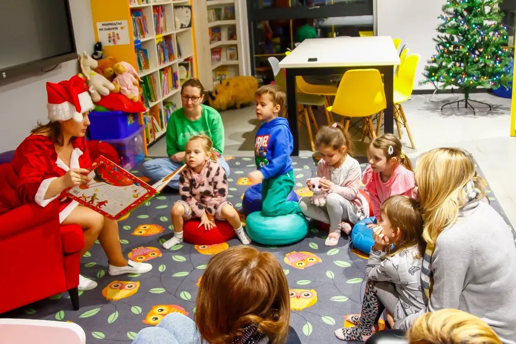 Magia świątecznej zabawy z Sówką Ostrówką (zdjęcia)