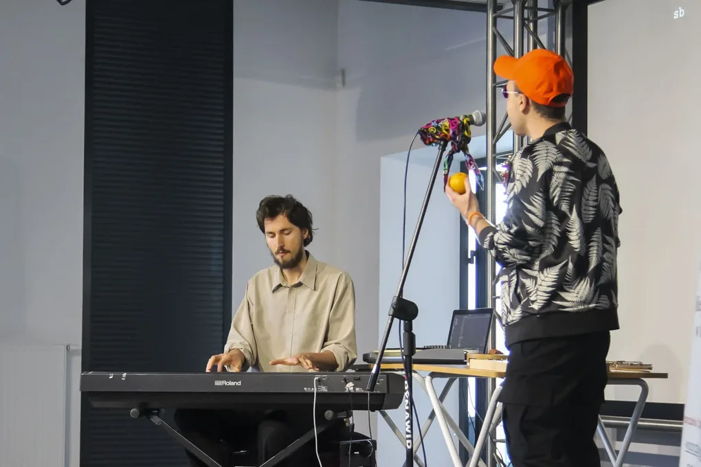 Sebastian Brejnak i Karol Miernik poprowadzili muzyczno-literacki poranek (zdjęcia)