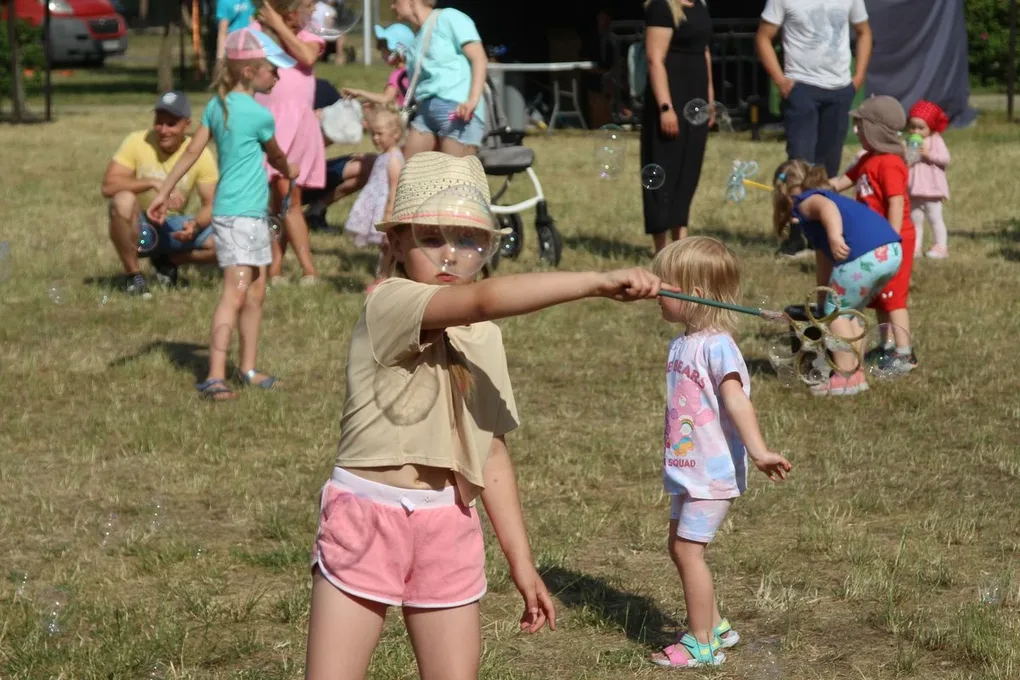 Festiwal Baniek Mydlanych - Zabawa dla wszystkich, magiczny widok dla każdego (zdjęcia)