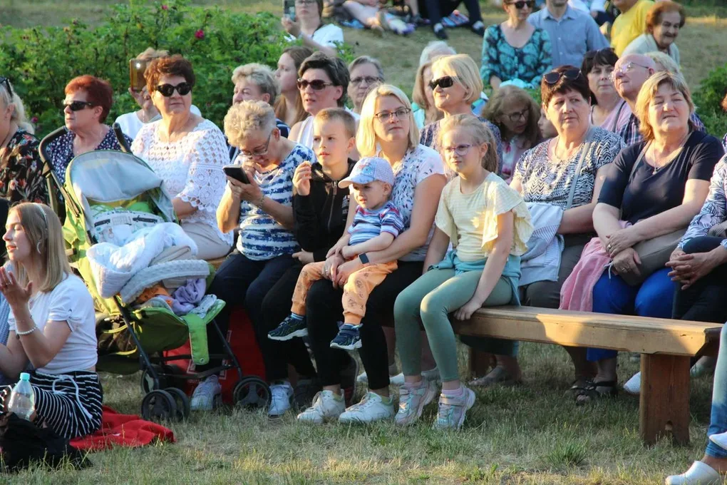 Koncert Uwielbienia - Zespół WierzTylko rozbudził duchową energię (zdjęcia, wideo)