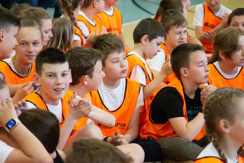 Olimpijscy mistrzowie wśród dzieci. Spotkanie z gwiazdami sportu w Bogutach-Piankach! (zdjęcia)