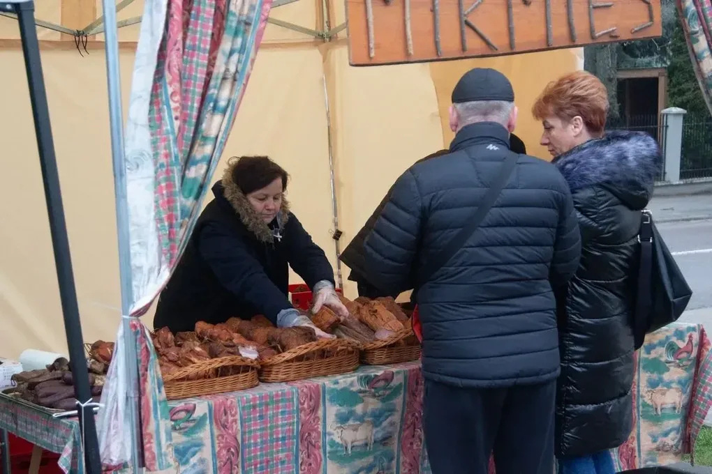 Jarmark Wielkanocny w Ostrowi Mazowieckiej – pyszne smaki i wspaniała zabawa! (zdjęcia, wideo)