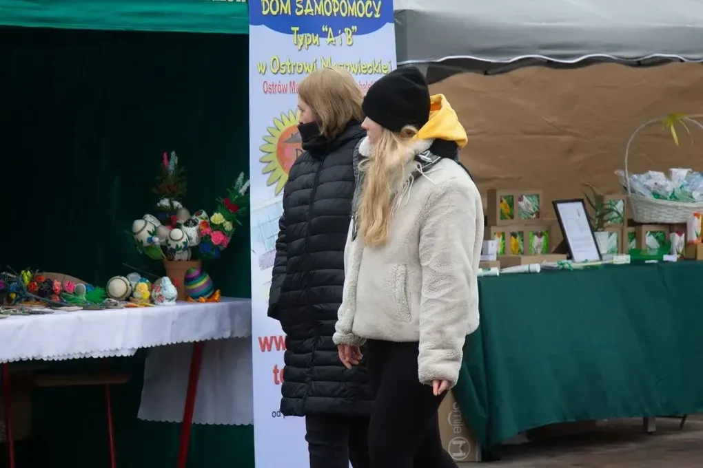 Jarmark Wielkanocny w Ostrowi Mazowieckiej – pyszne smaki i wspaniała zabawa! (zdjęcia, wideo)