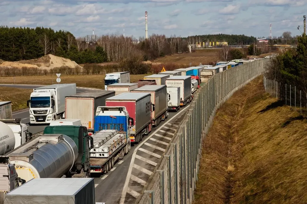 Ostrów Mazowiecka po raz kolejny walczy z korkami! Co jest przyczyną? (zdjęcia)