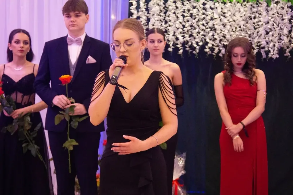 Studniówka Liceum Ogólnokształcącego im. Mikołaja Kopernika w Ostrowi Mazowieckiej! (zdjęcia, wideo)