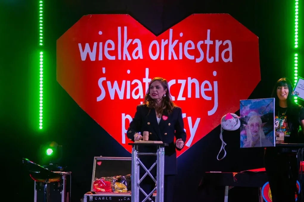 Kwesta po mieście i licytacje stacjonarne podczas 31. Finału WOŚP w Ostrowi Mazowieckiej (zdjęcia)