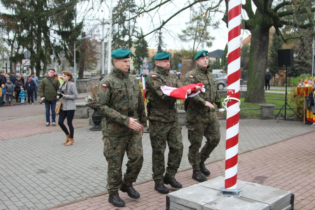 Uroczyste powiatowo-miejsko-gminne obchody Narodowego Święta Niepodległości w Ostrowi Mazowieckiej (zdjęcia, wideo)