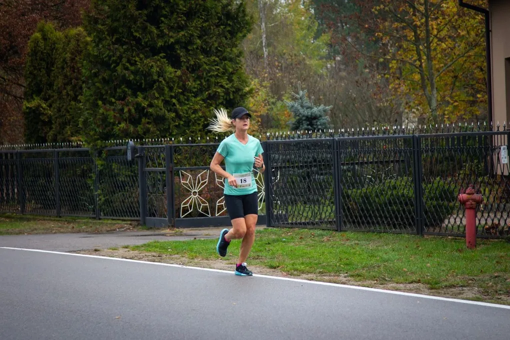 Zawodnicy pobiegli w Ostrowskim Półmaratonie (zdjęcia)