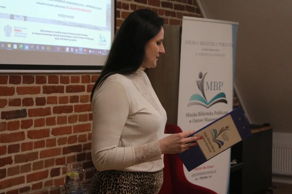 Spotkanie z prof. Adamem Dobrońskim i otwarcie wystawy plenerowej pt. "Śladami Podchorążych" (zdjęcia)