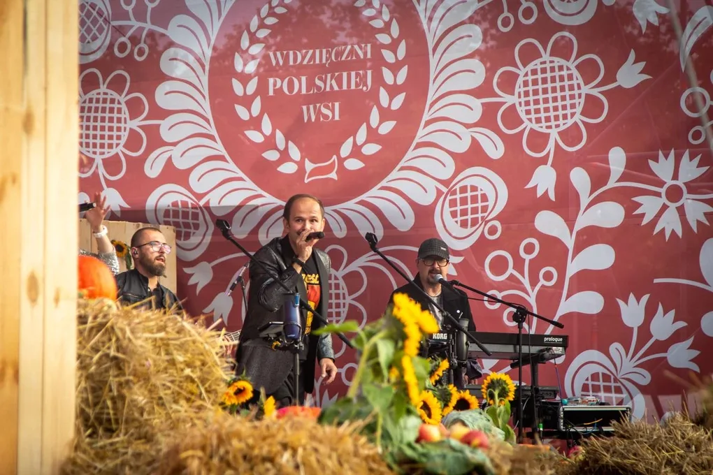 Sławomir porwał publiczność do tańca na ogólnopolskim święcie "Wdzięczni Polskiej Wsi" (zdjęcia, wideo) 