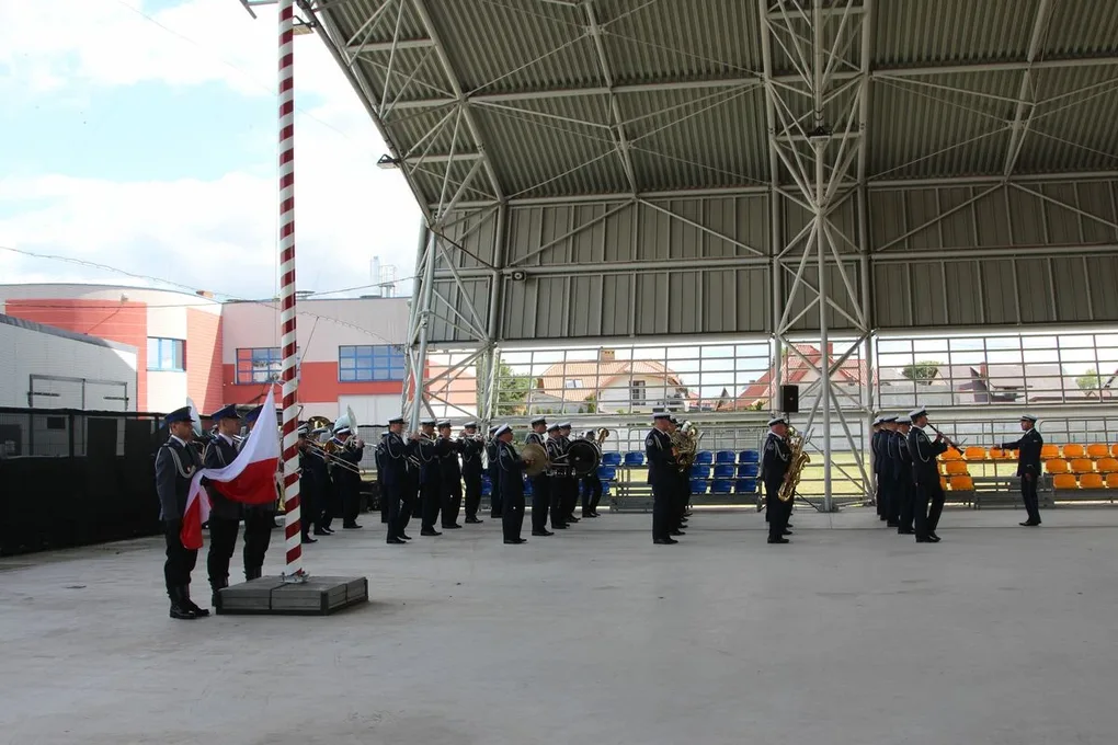 Uroczyste nadanie sztandaru Komendy Powiatowej Policji w Ostrowi Mazowieckiej (zdjęcia)