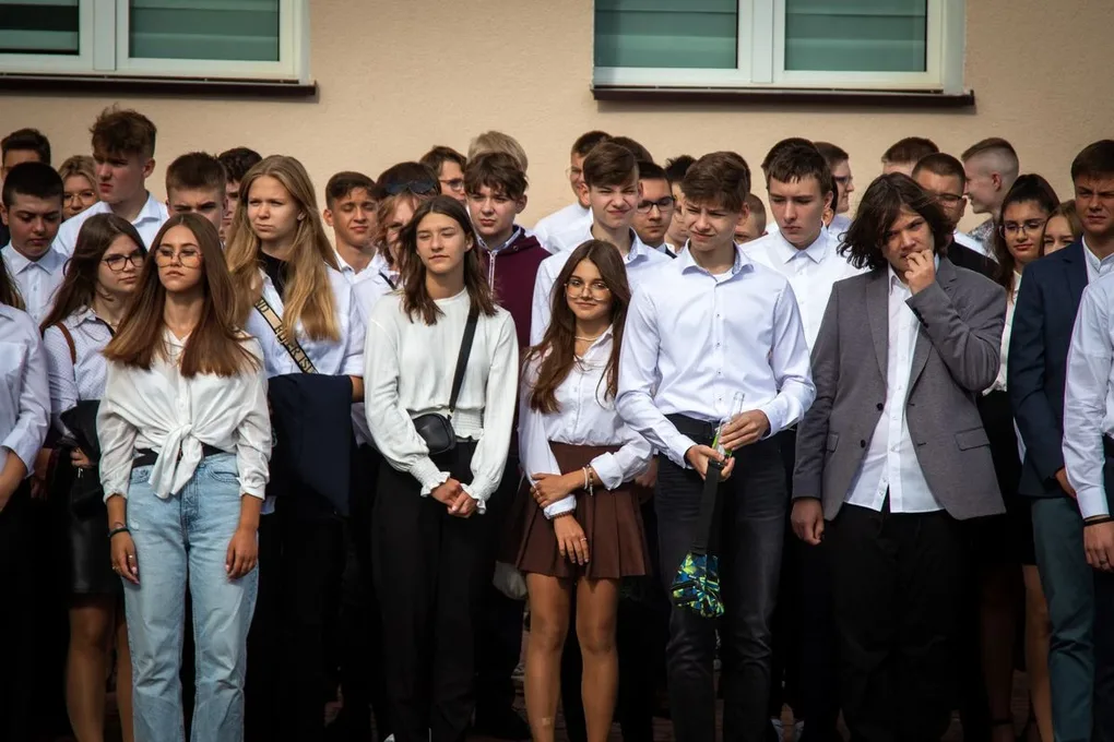 Uczniowie "Ekonomika" powitali nowy rok szkolny (zdjęcia)