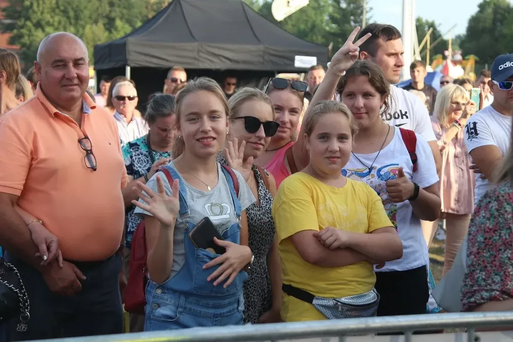 Koncerty zespołów na XXI Dniach Kukurydzy w Andrzejewie. Artyści zachwycili publikę swoimi występami (zdjęcia, wideo)