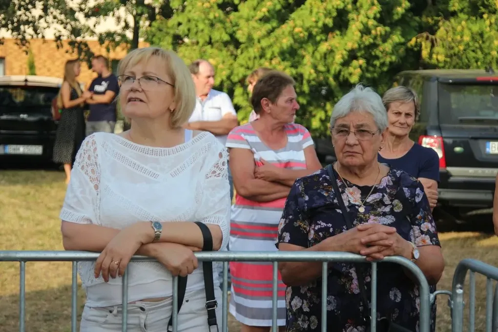 Koncerty zespołów na XXI Dniach Kukurydzy w Andrzejewie. Artyści zachwycili publikę swoimi występami (zdjęcia, wideo)