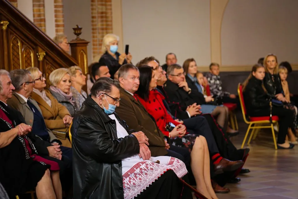 Rozdanie nagród laureatom konkursu plastycznego "PRYMAS KARDYNAŁ STEFAN WYSZYŃSKI" w Zuzeli (zdjęcia)