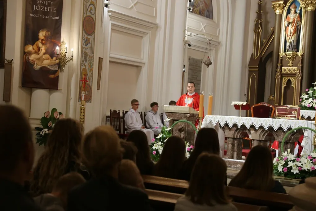 Uroczysta msza święta z okazji rozpoczęcia nowego roku szkolnego (zdjęcia)