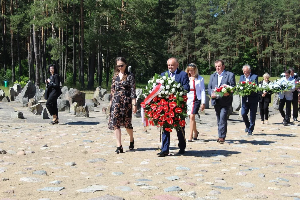 Uroczyste obchody Narodowego Dnia Pamięci Ofiar Niemieckich Nazistowskich Obozów Koncentracyjnych i Obozów Zagłady (zdjęcia)