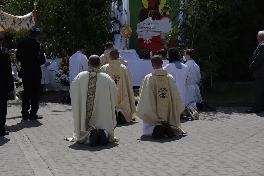 Uroczystości Bożego Ciała w parafii Chrystusa Dobrego Pasterza (zdjęcia)