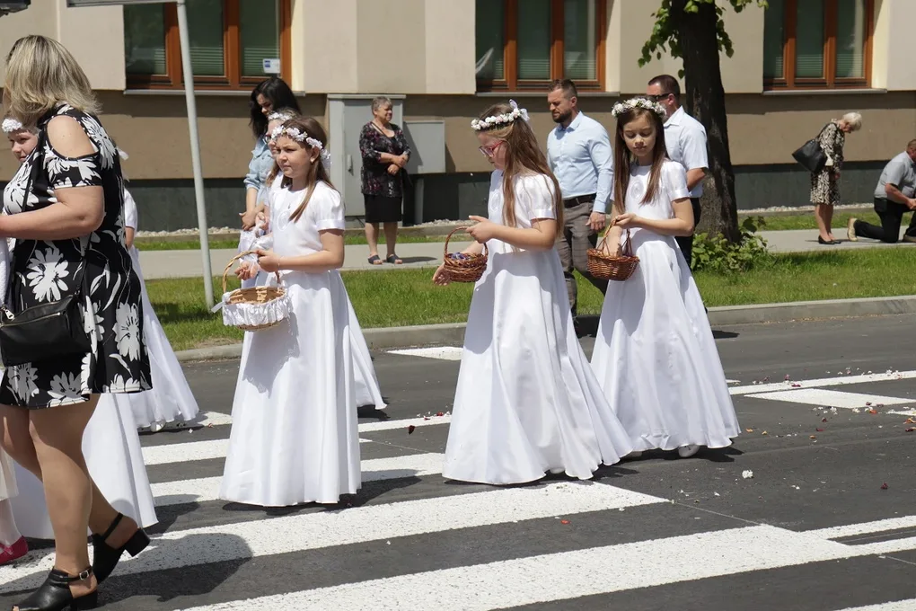 Uroczystości Bożego Ciała w parafii WNMP (zdjęcia)