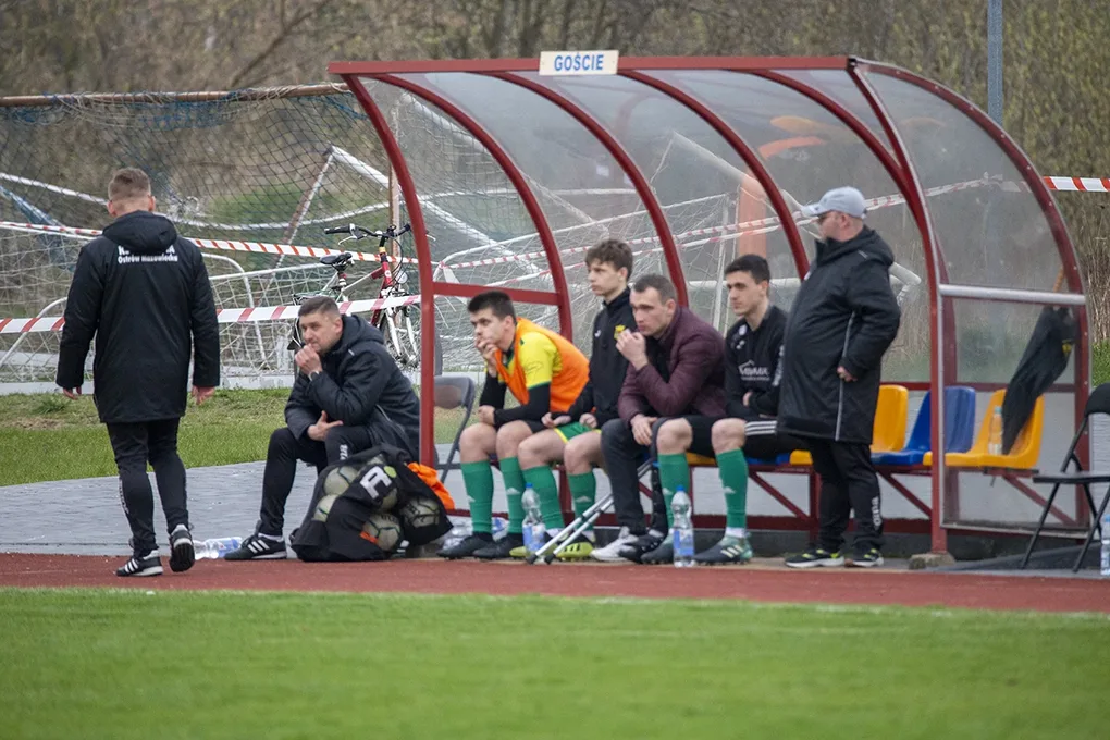 Status quo na górze. Derby na remis