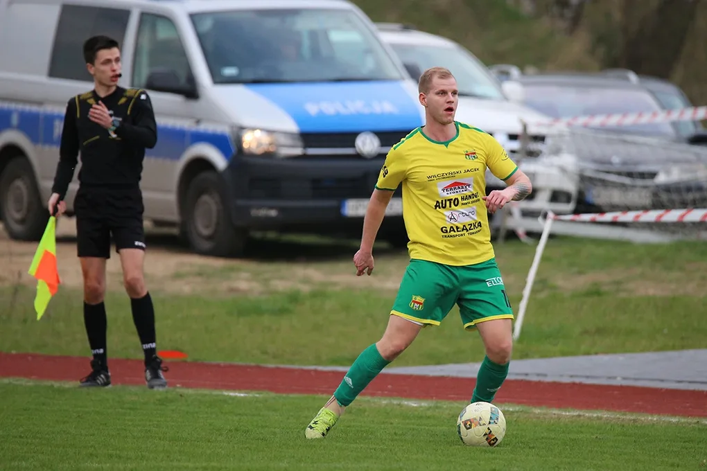Status quo na górze. Derby na remis