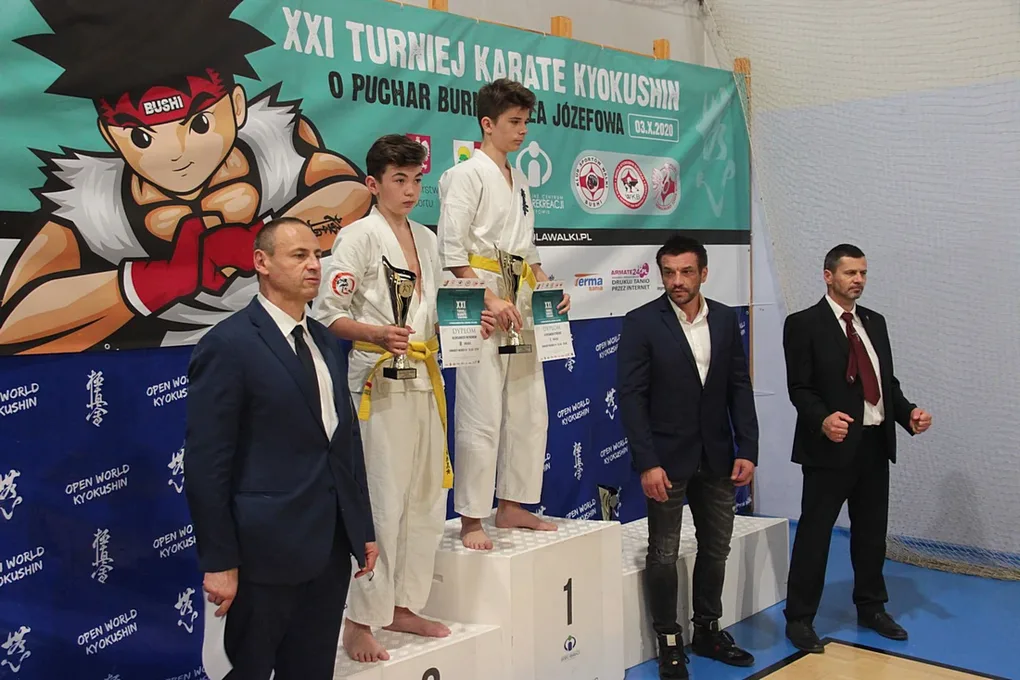 Ostrowski Klub Karate Kyokushinkai na turniej w Józefowie (zdjęcia)