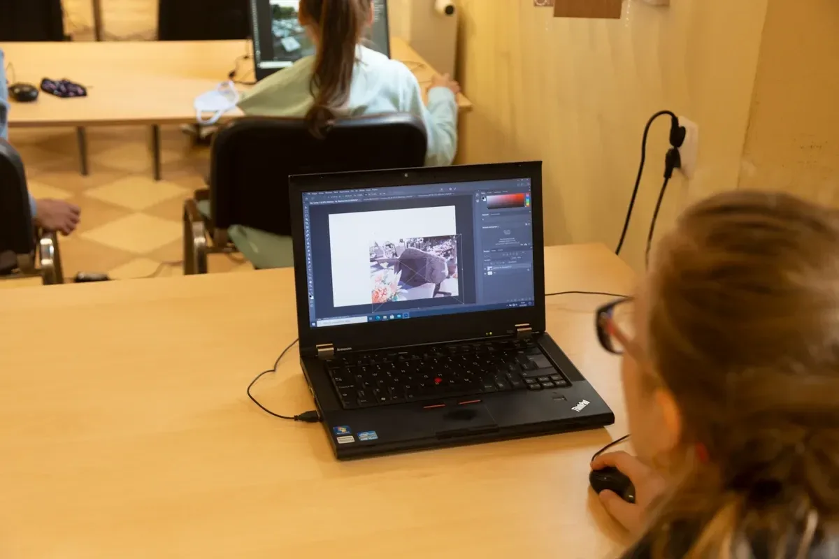 Warsztaty graficzne zorganizowane przez MBP (zdjęcia)