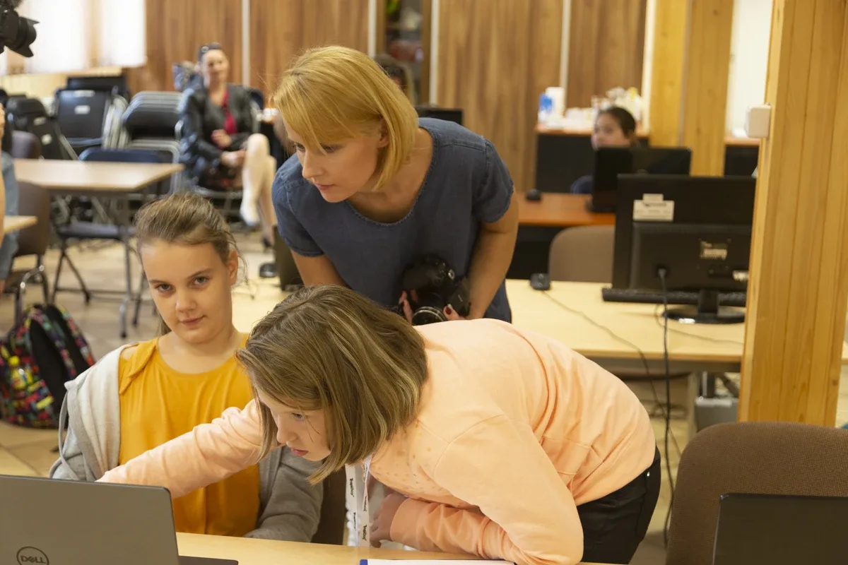 Warsztaty graficzne zorganizowane przez MBP (zdjęcia)