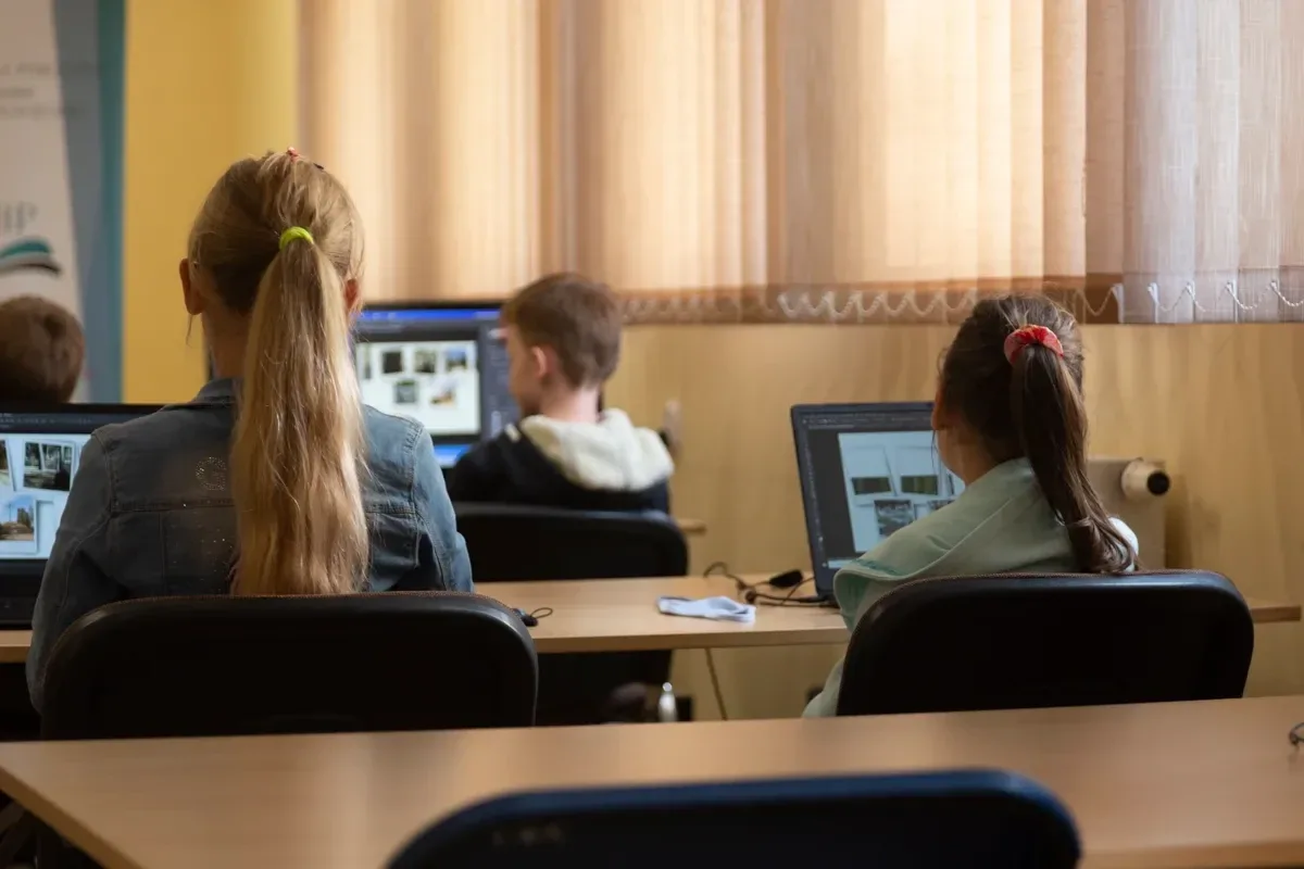 Warsztaty graficzne zorganizowane przez MBP (zdjęcia)