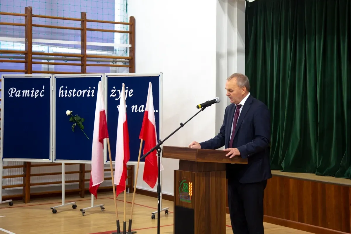 Uczniowie z Lubiejewa rozpoczęli rok szkolny (zdjęcia)