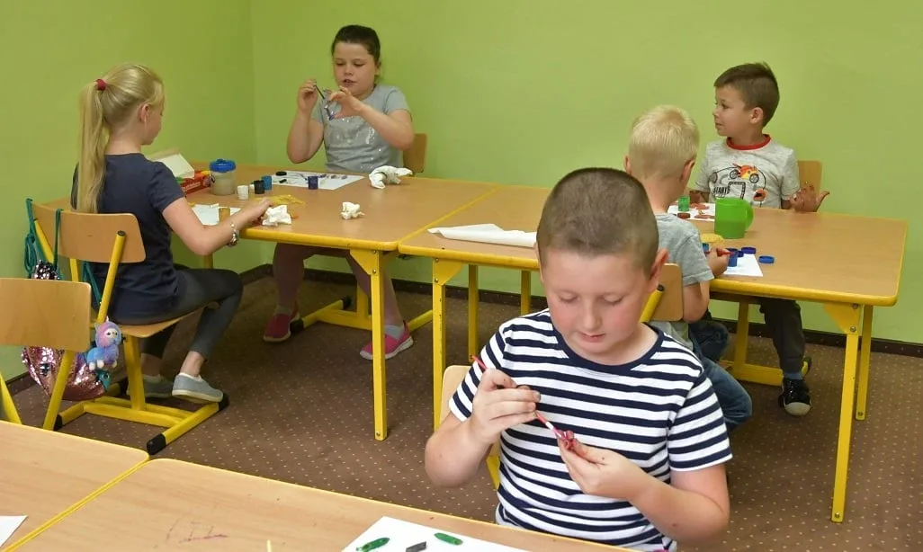 Biblioteka w Broku - wakacyjne zajęcia dla dzieci (zdjęcia)