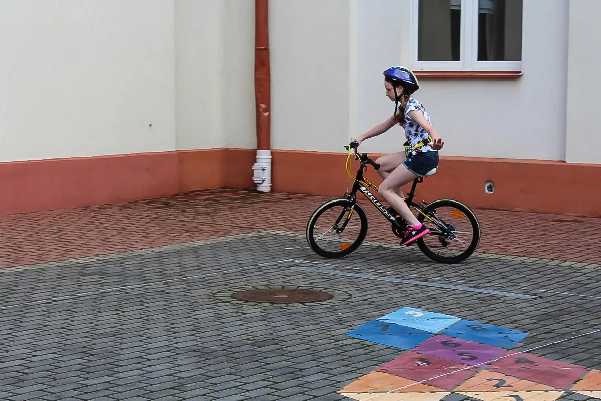 Uczniowie ostrowskiej "jedynki" zmierzyli się z egzaminem na kartę rowerową