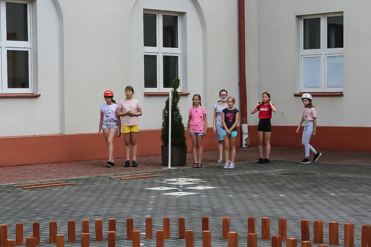Uczniowie ostrowskiej "jedynki" zmierzyli się z egzaminem na kartę rowerową