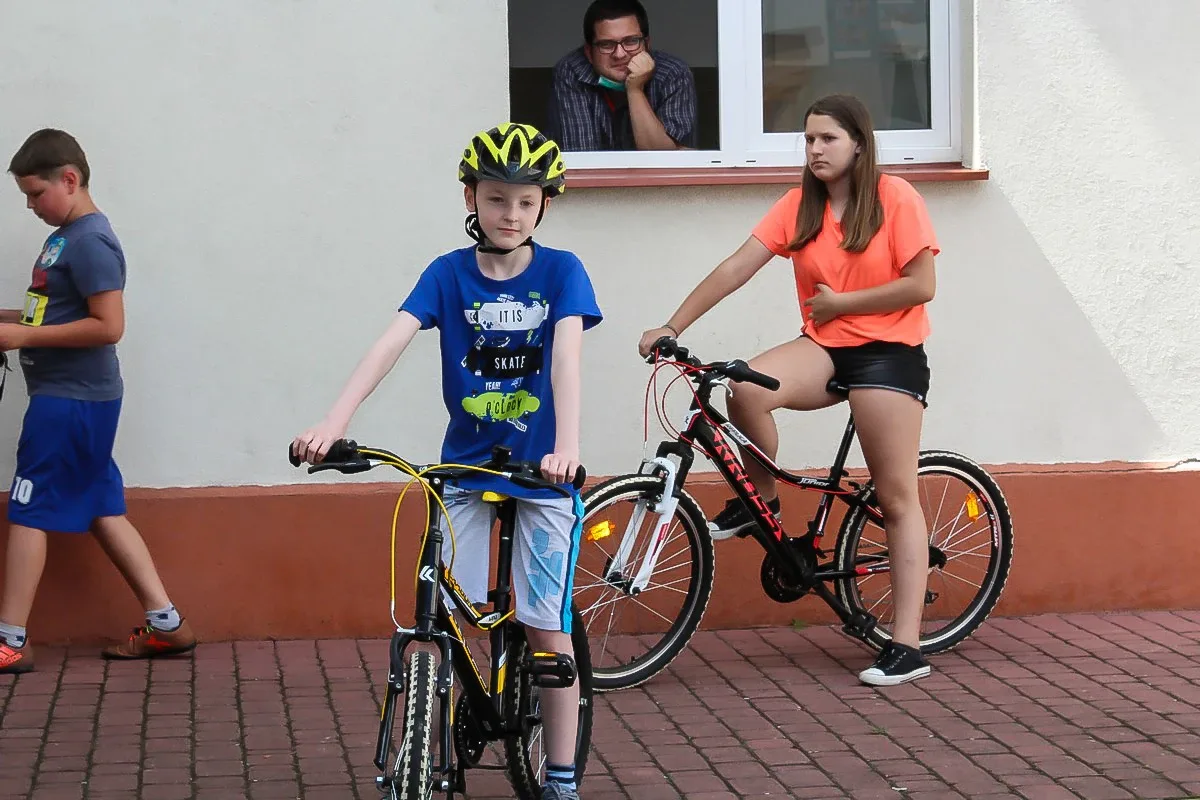Uczniowie ostrowskiej "jedynki" zmierzyli się z egzaminem na kartę rowerową